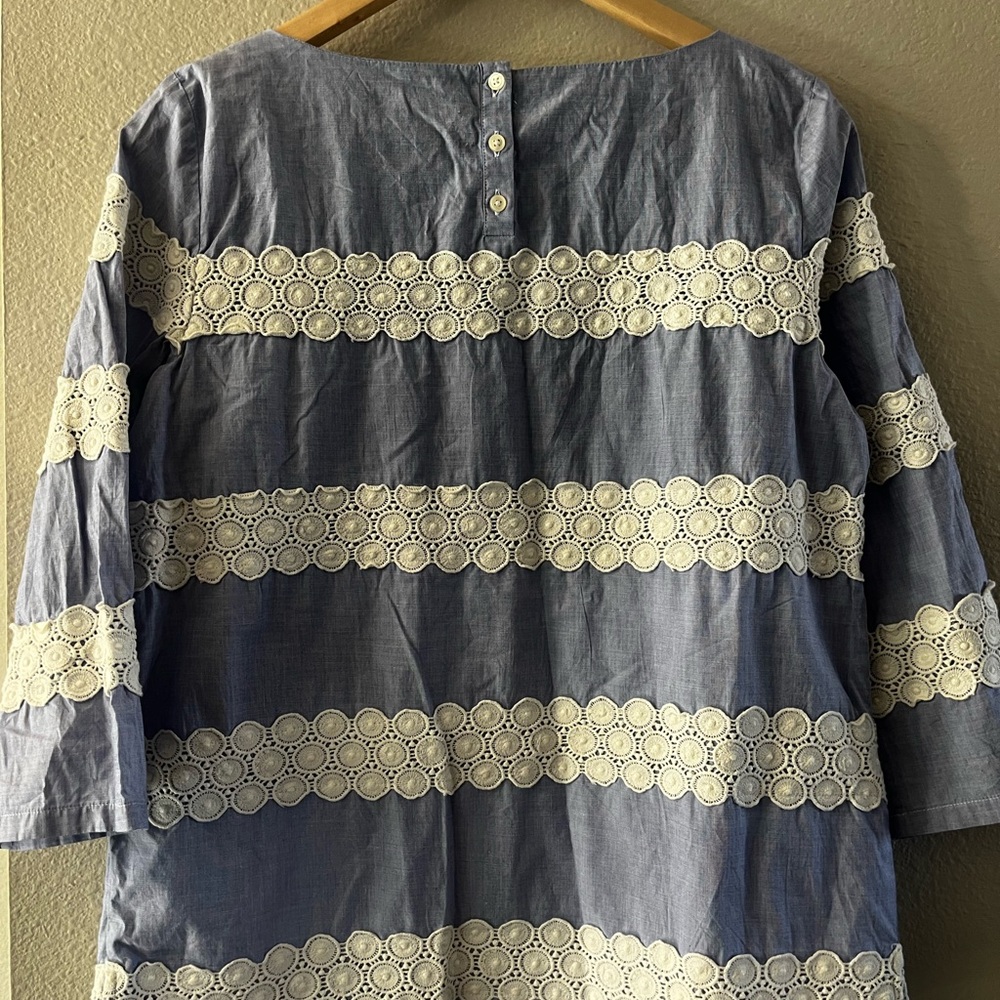 Banana Republic SZ Medium Lace Stripe Blouse Top Blue Chambray 3/4 Sleeve - Picture 9 of 16